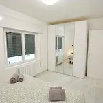 Modern Flat Per 6 Ac Parking *