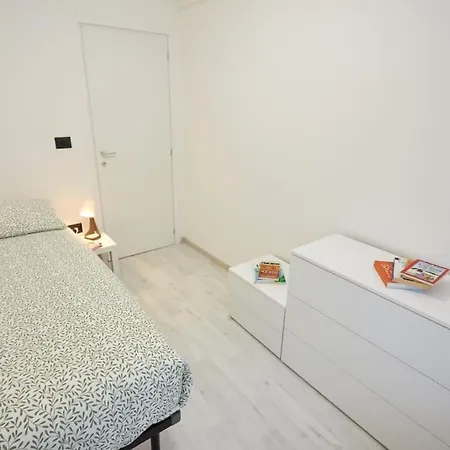 Modern Flat Per 6 Ac Parking Aviano