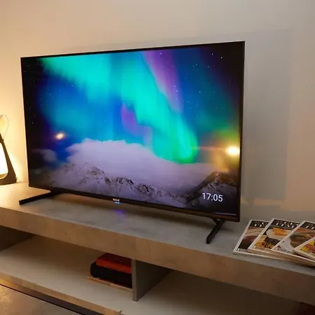 Modern Flat Per 6 Ac Parking דירה אוויאנו