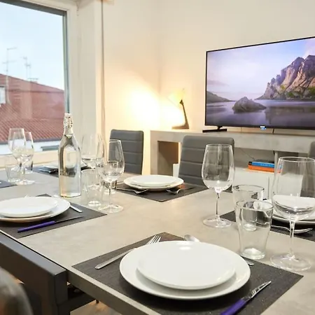 דירה Modern Flat Per 6 Ac Parking