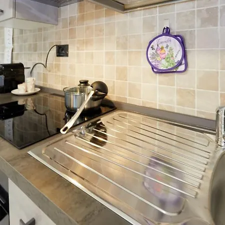 Modern Flat Per 6 Ac Parking אוויאנו