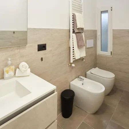 Modern Flat Per 6 Ac Parking