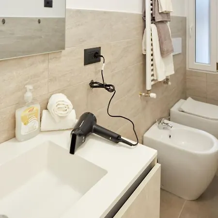 Modern Flat Per 6 Ac Parking Apartment