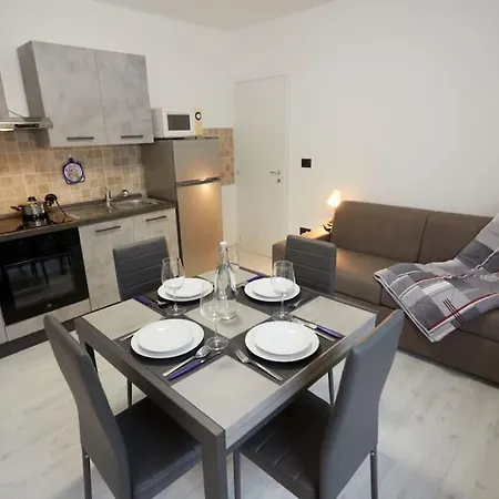 Modern Flat Per 6 Ac Parking Apartment Aviano