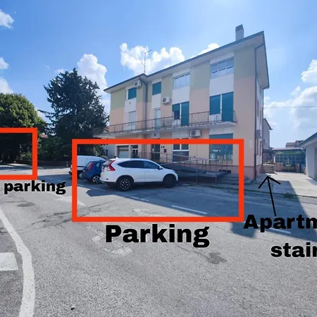 דירה Modern Flat Per 6 Ac Parking